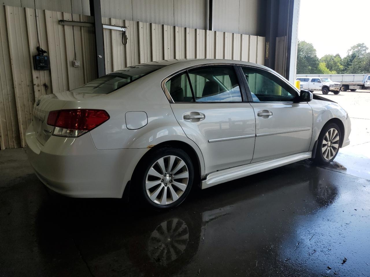 2010 Subaru Legacy 2.5I Limited - Фото 3