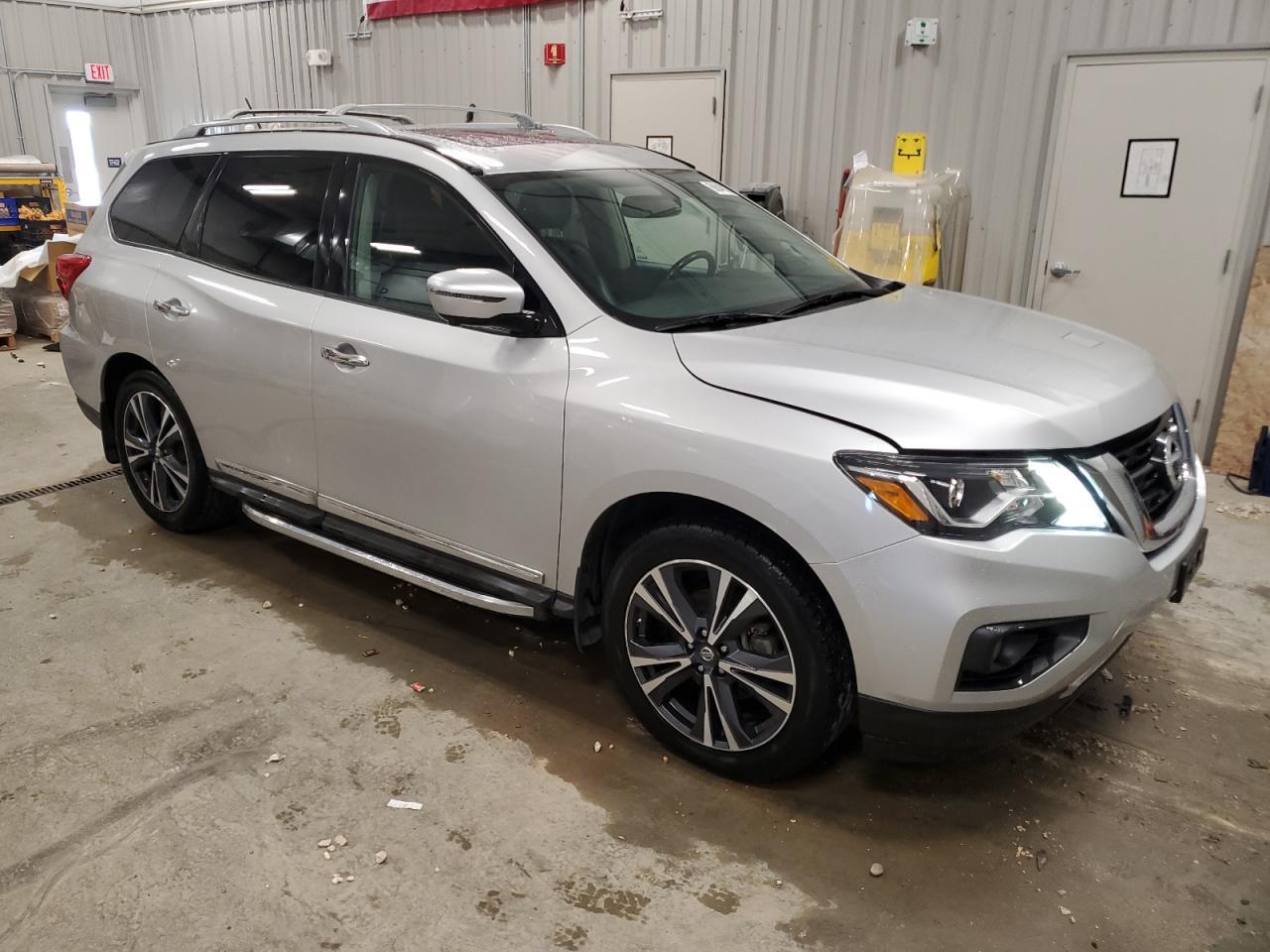 2017 Nissan Pathfinder S - Image 4