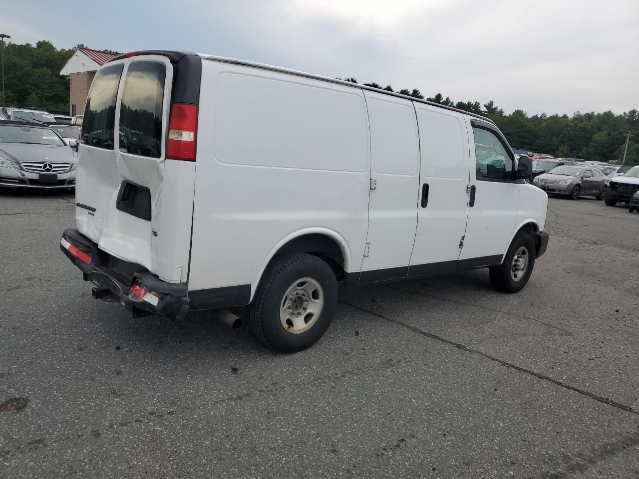 2015 Chevrolet Express G2500 - Фото 3