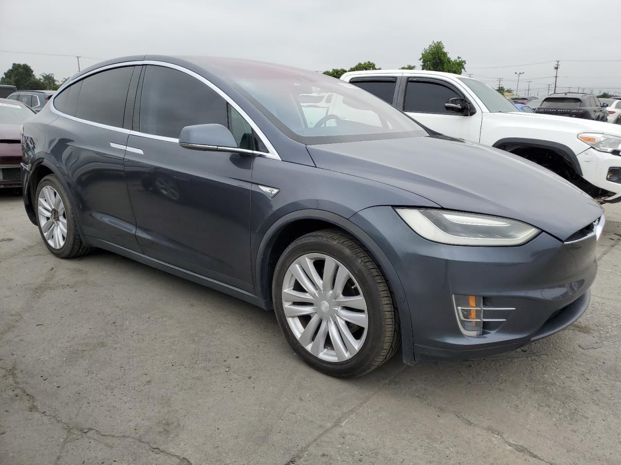 2016 Tesla Model X - Фото 4