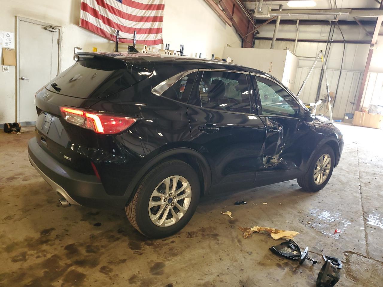 2020 Ford Escape Se - Фото 3