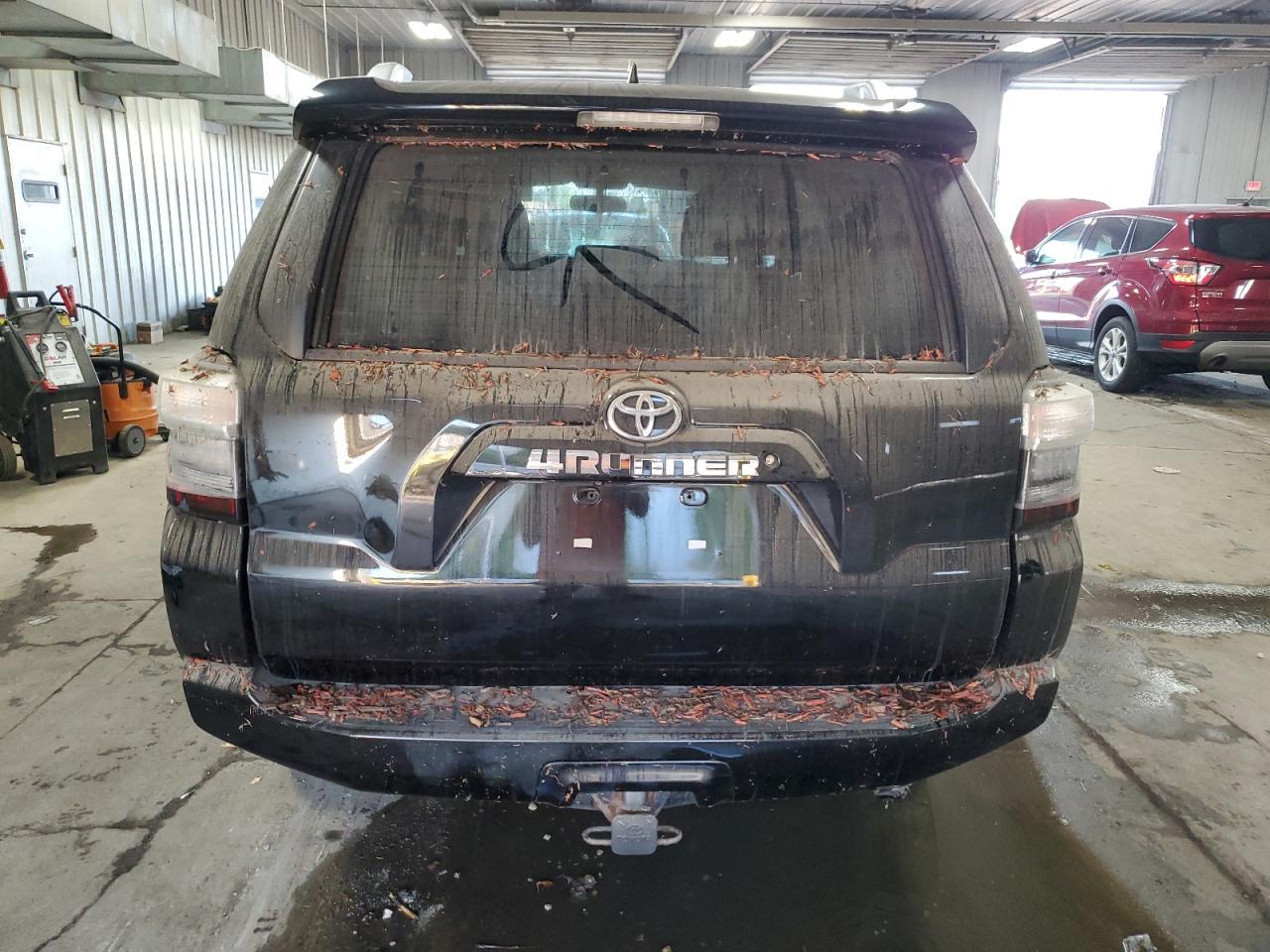 2014 Toyota 4Runner Sr5 - Image 6