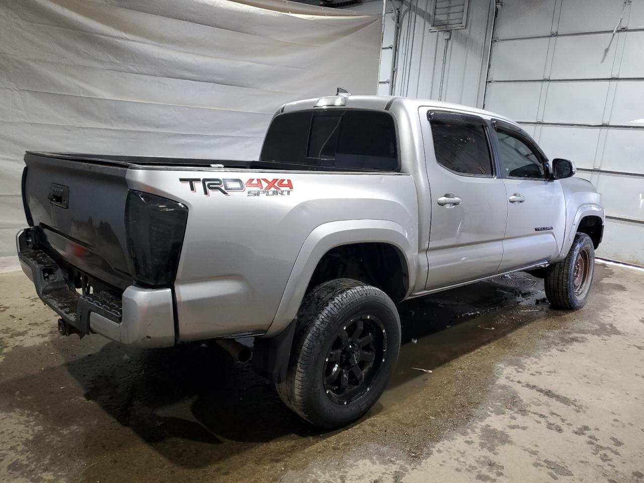 2017 Toyota Tacoma Double Cab - Image 3