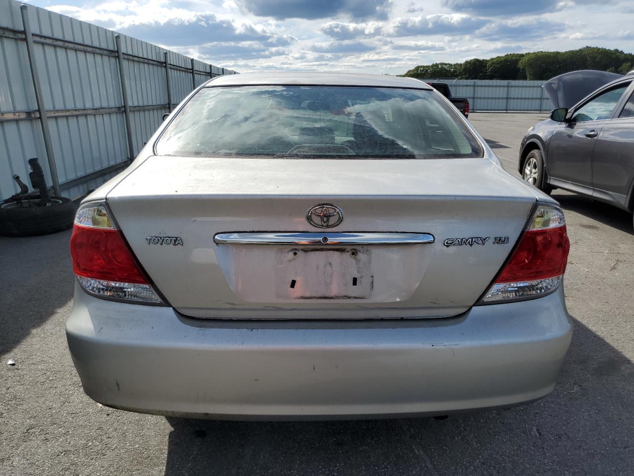 2005 Toyota Camry Le - Image 6