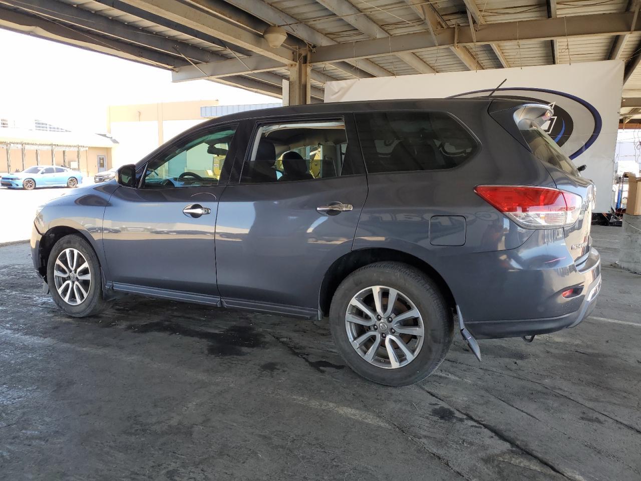 2013 Nissan Pathfinder S - Image 2