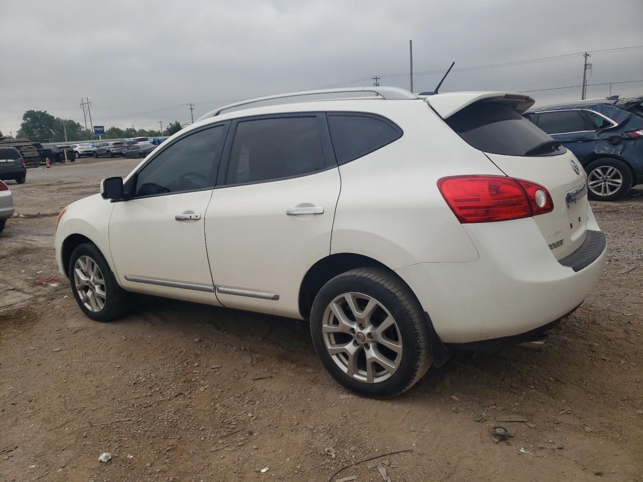 2012 Nissan Rogue S - Image 2