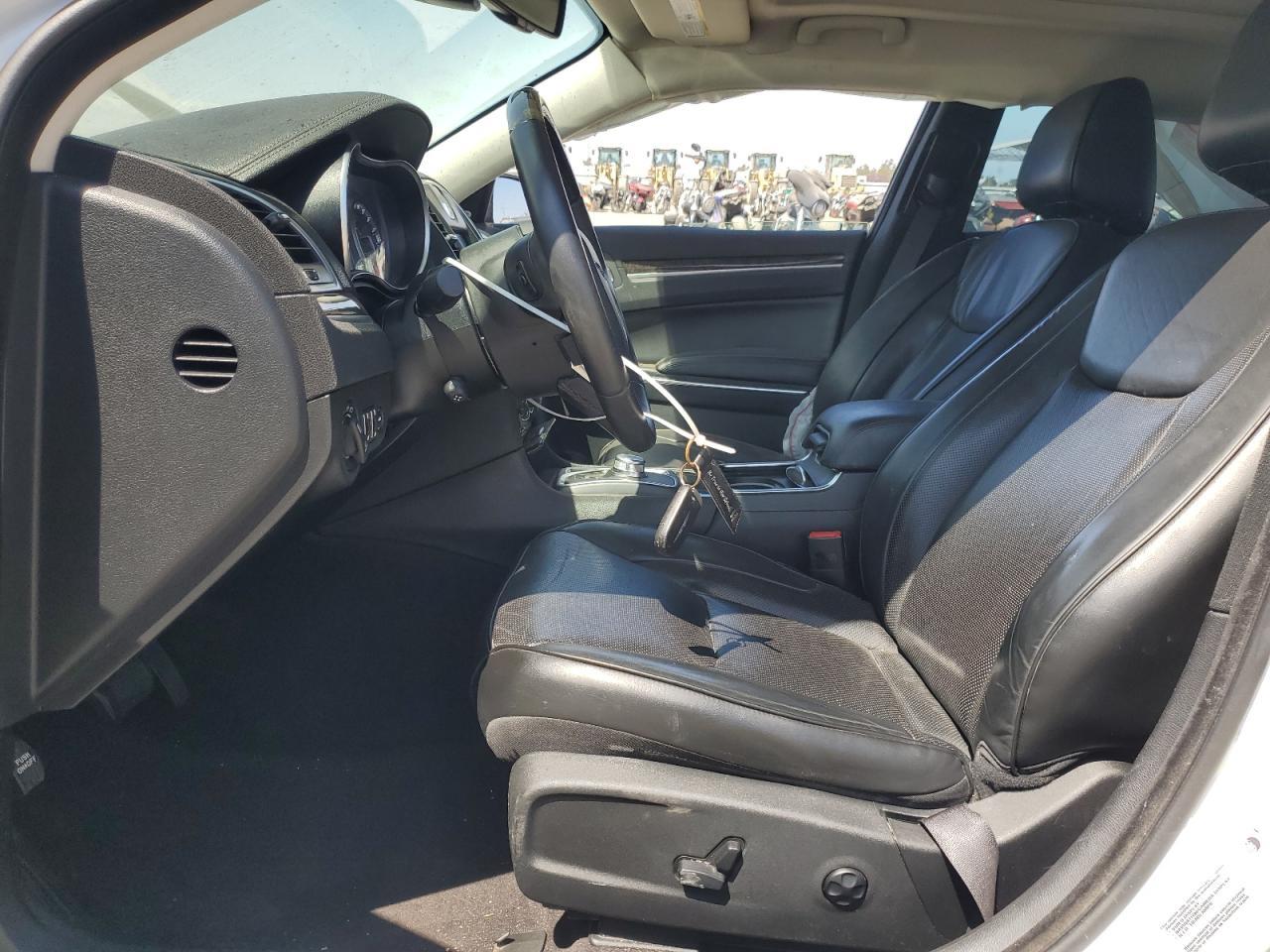 2016 Chrysler 300C - Фото 7