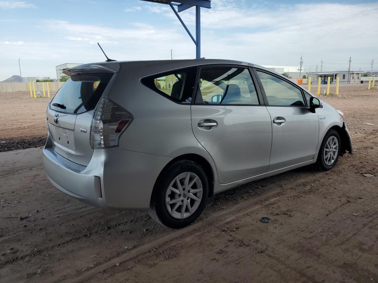 2013 Toyota Prius V - Фото 3