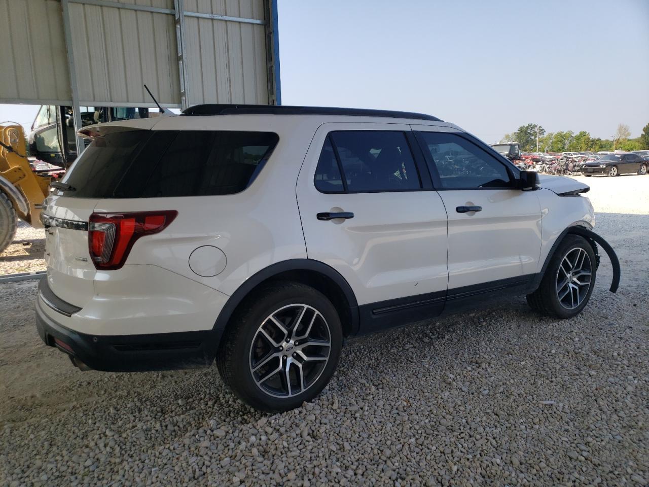 2018 Ford Explorer Sport - Image 3
