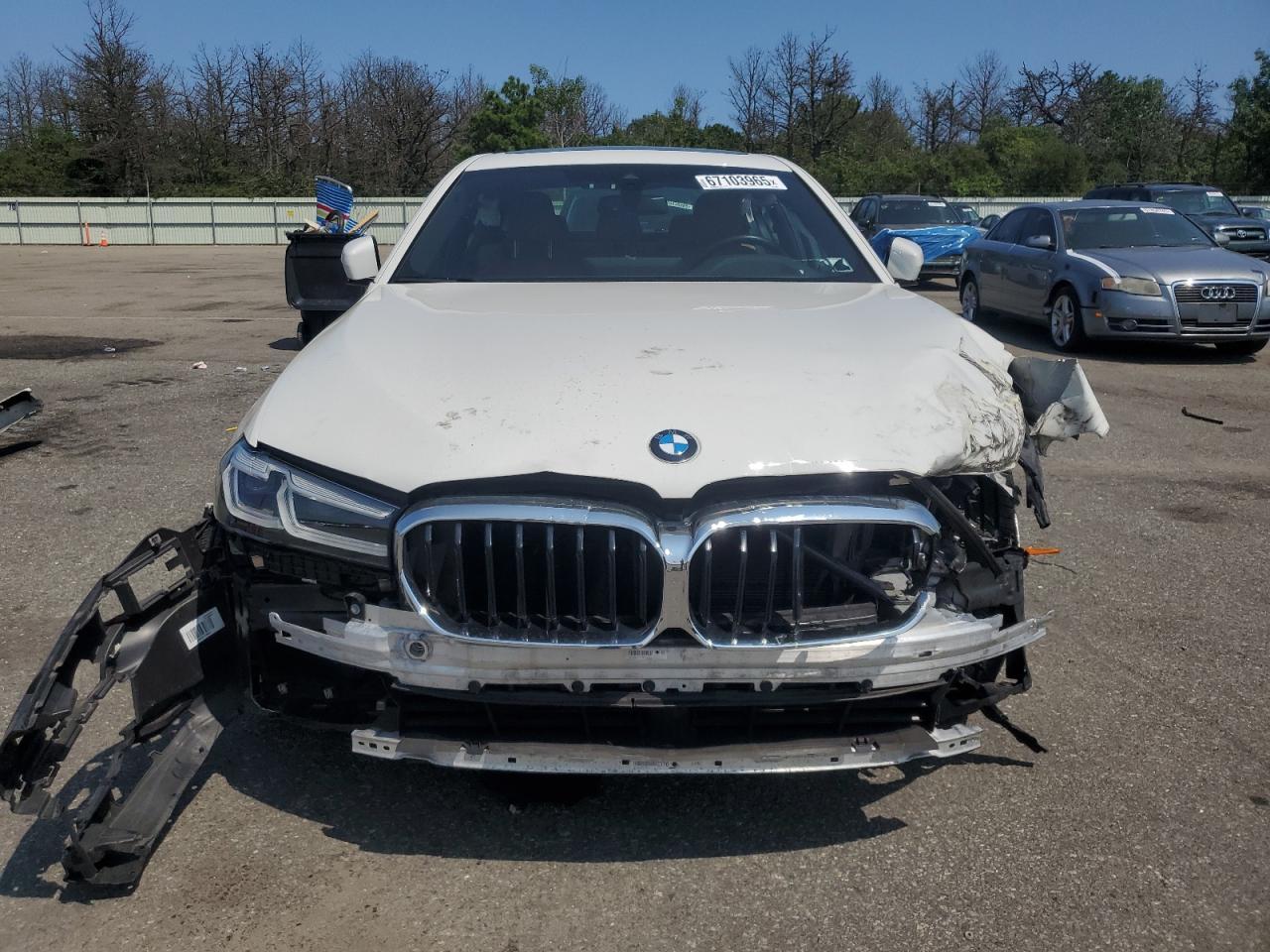2023 BMW 530 Xi - Image 5