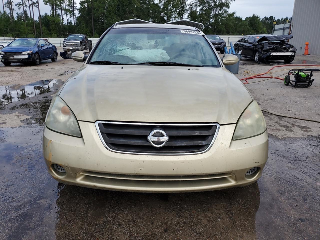 2002 Nissan Altima Base - Image 5