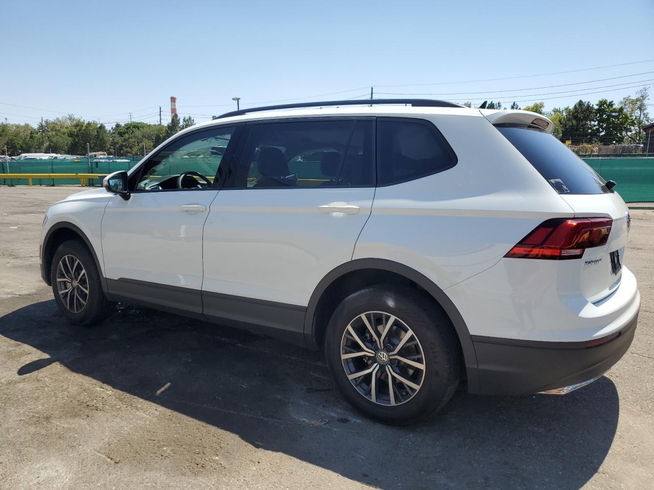 2021 Volkswagen Tiguan S - Фото 2