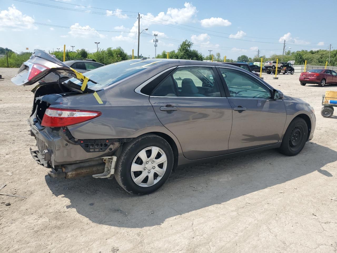 2017 Toyota Camry Le - Фото 3