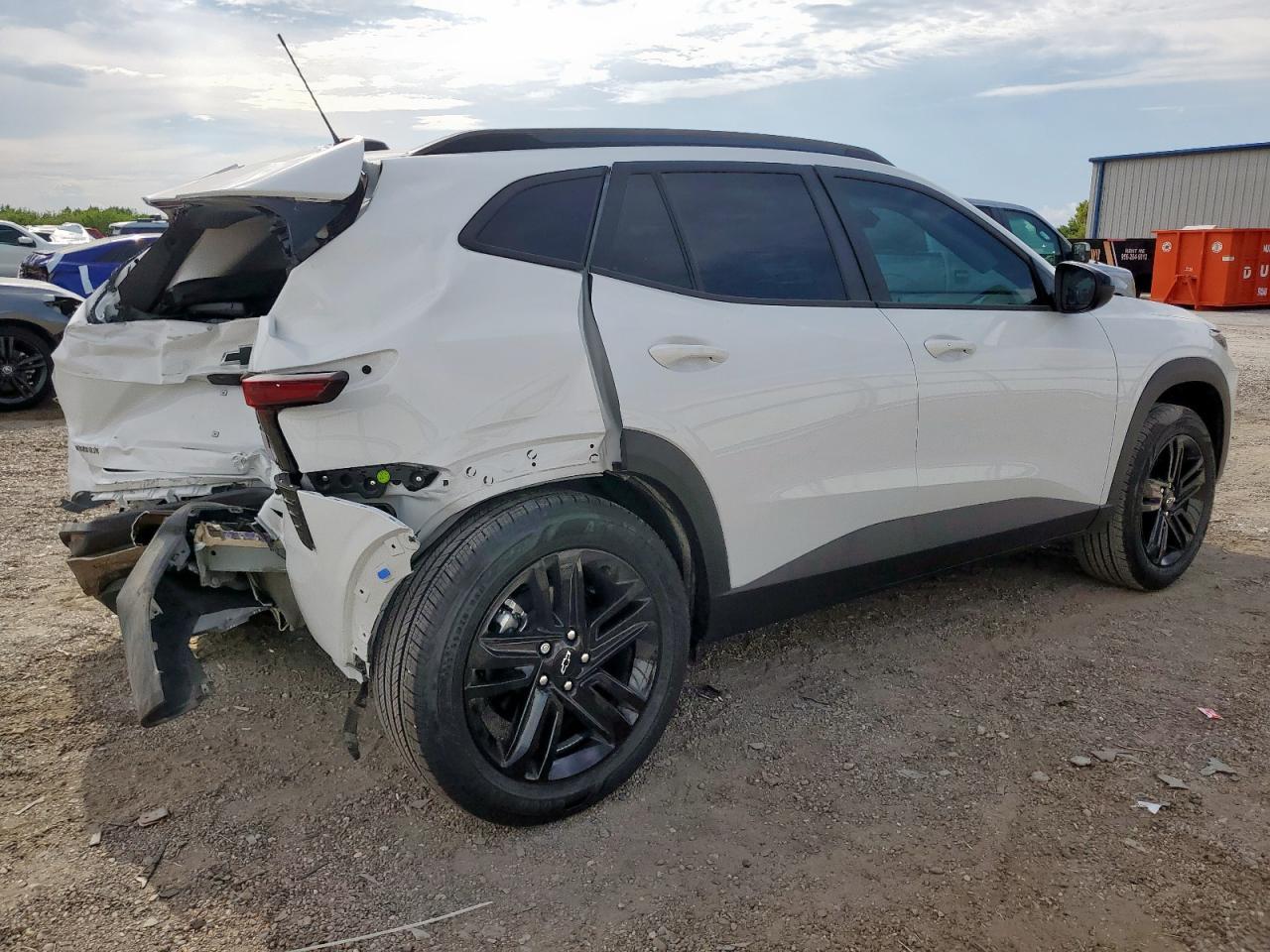 2025 Chevrolet Trax Activ - Image 3