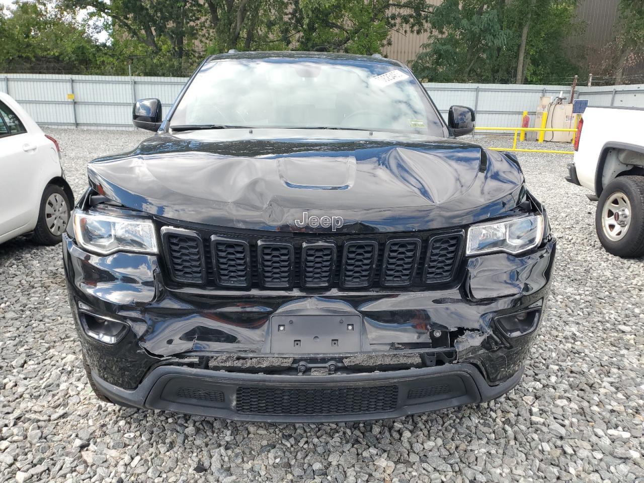 2021 Jeep Grand Cherokee Laredo - Image 5