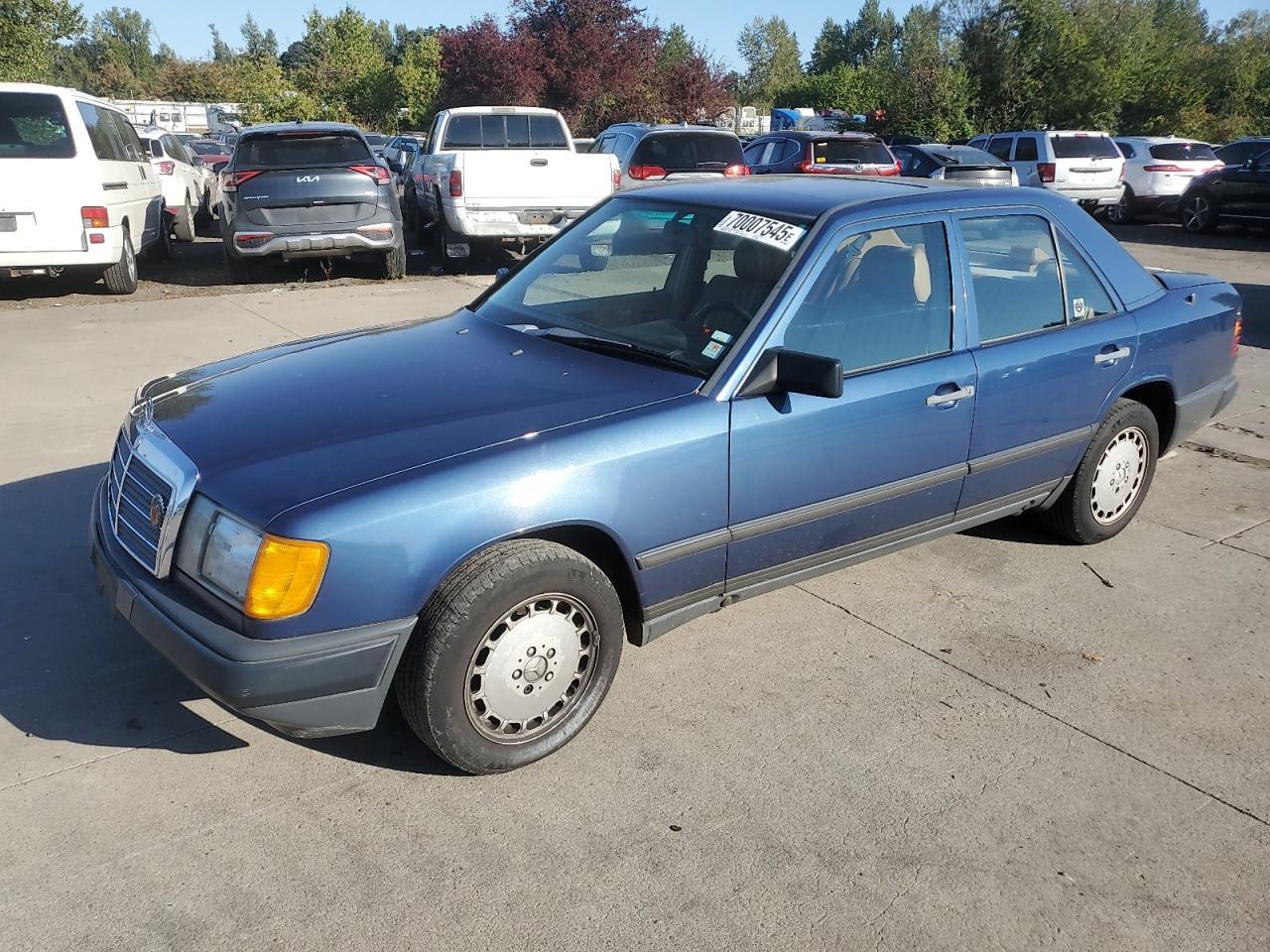 1987 Mercedes-Benz 260 E