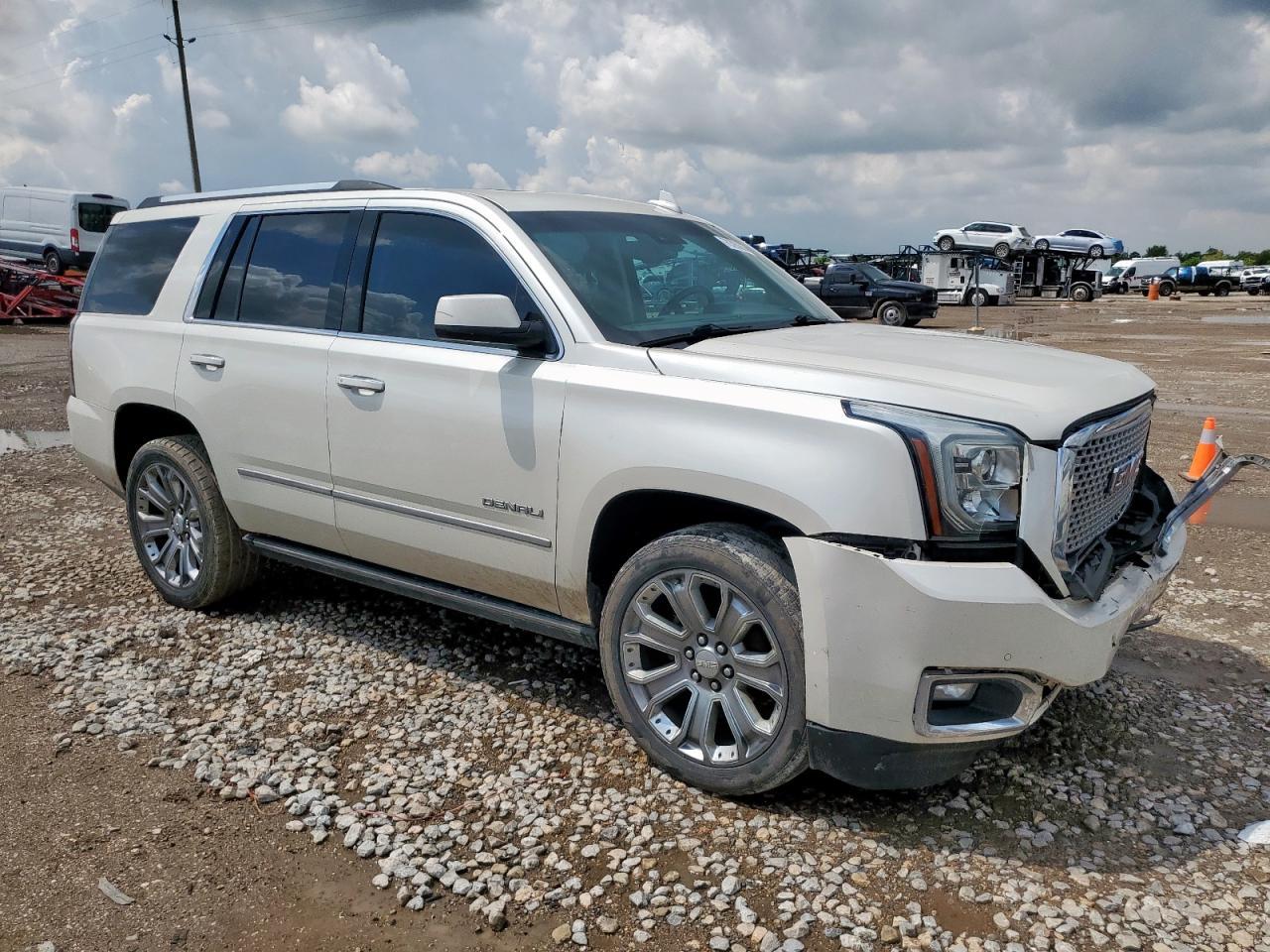 2015 GMC Yukon Denali - Фото 4