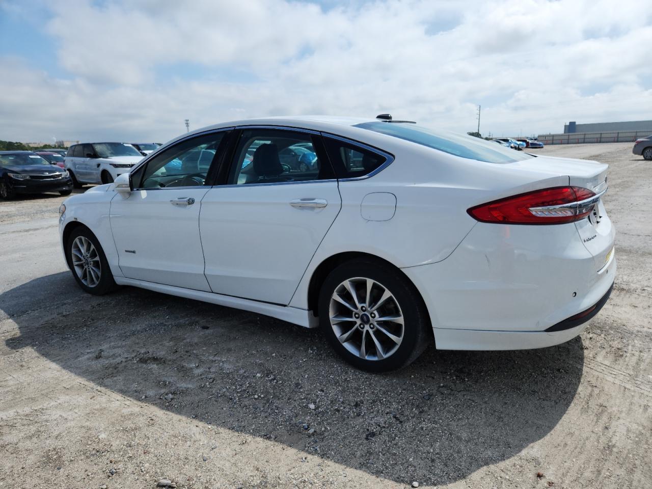 2017 Ford Fusion Se Hybrid - Фото 2