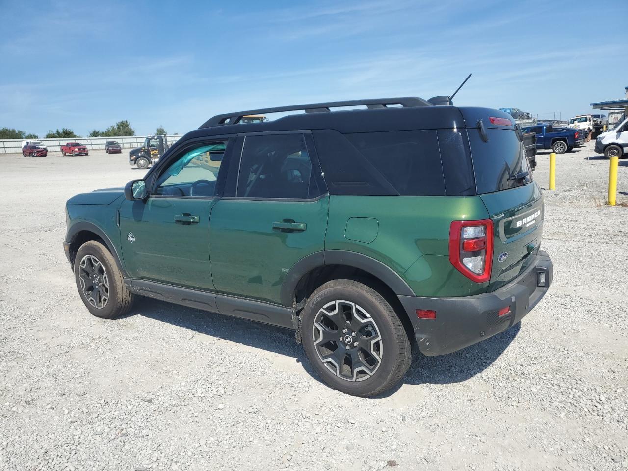 2025 Ford Bronco Sport Outer Banks - Фото 2