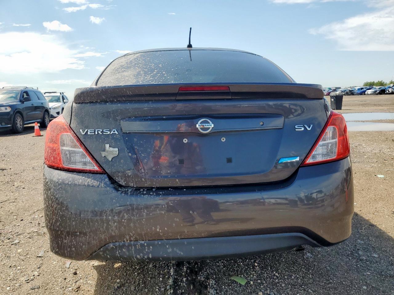 2015 Nissan Versa S - Image 6