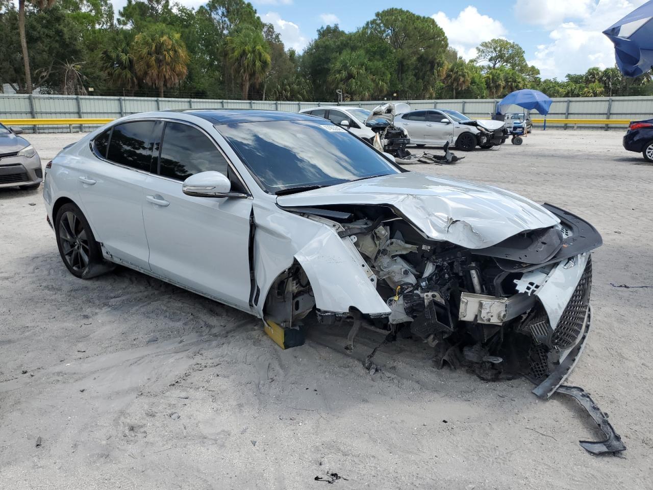 2022 Genesis G70 Base - Фото 4