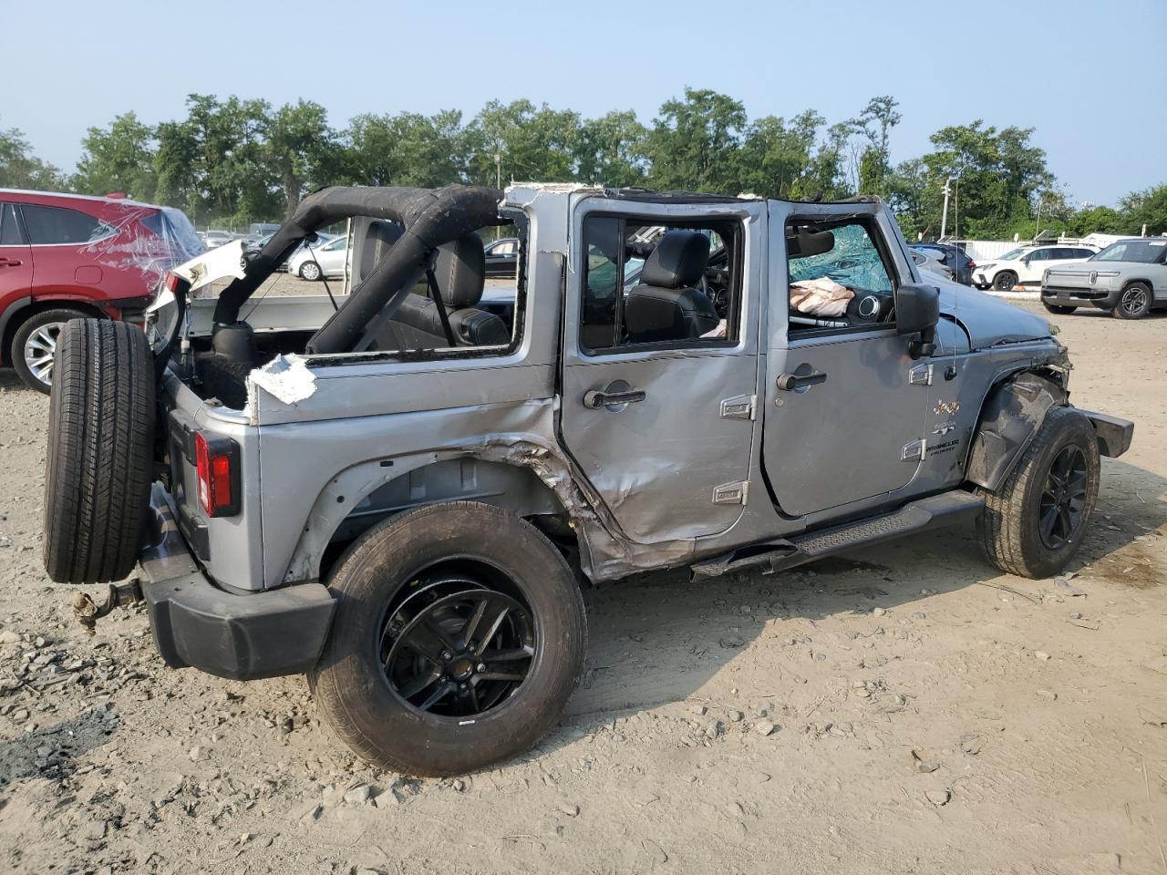2016 Jeep Wrangler Unlimited Sahara - Фото 3