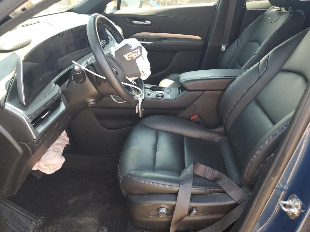 2024 Cadillac Xt4 Premium Luxury - Image 7