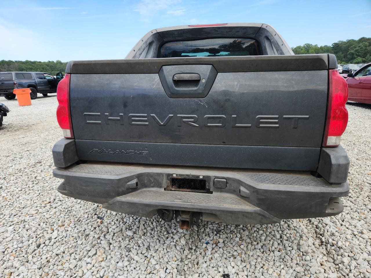2006 Chevrolet Avalanche C1500 - Image 6