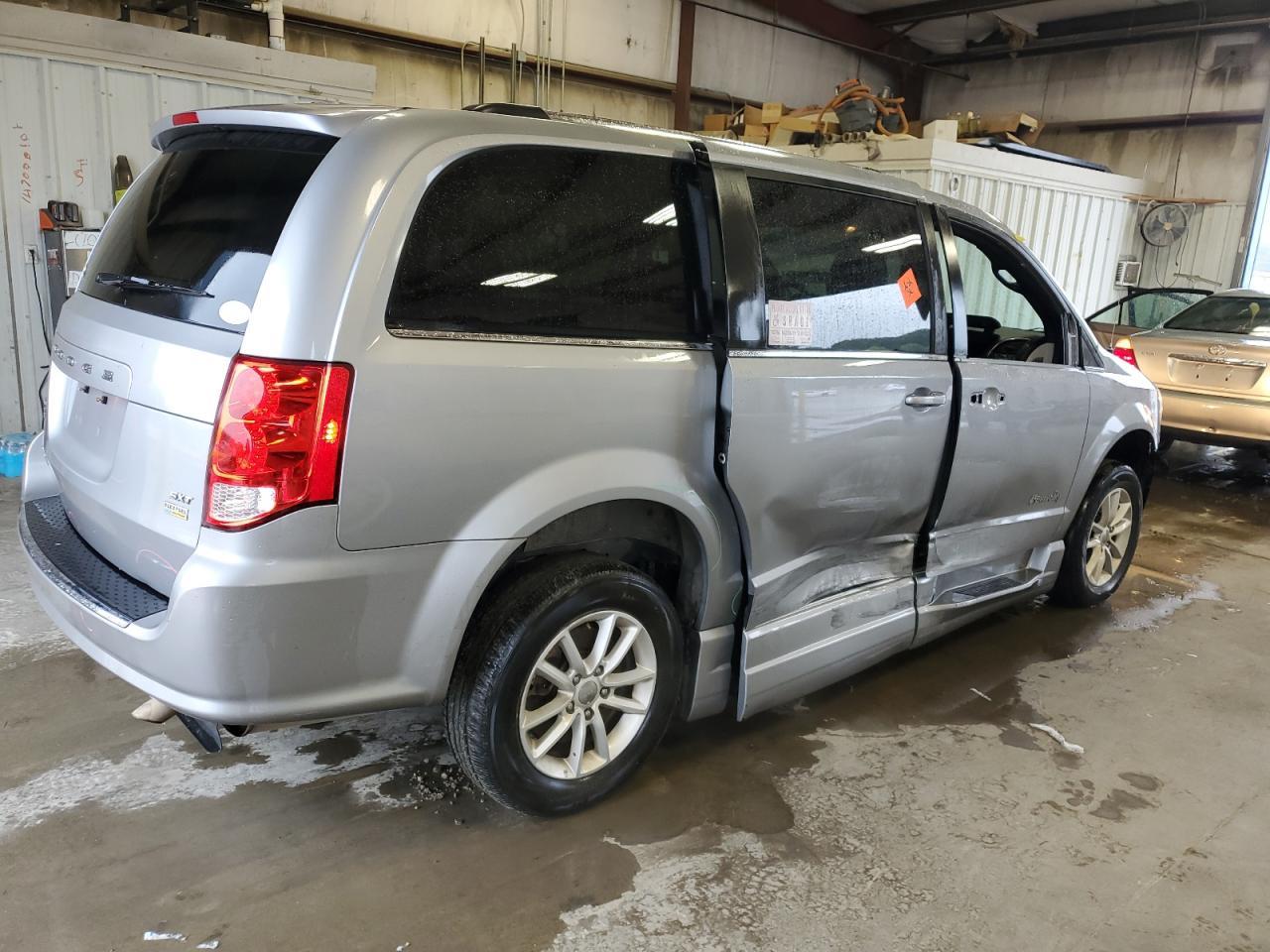 2018 Dodge Grand Caravan Sxt - Фото 3