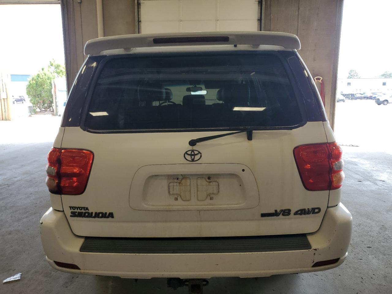 2004 Toyota Sequoia Limited - Image 6