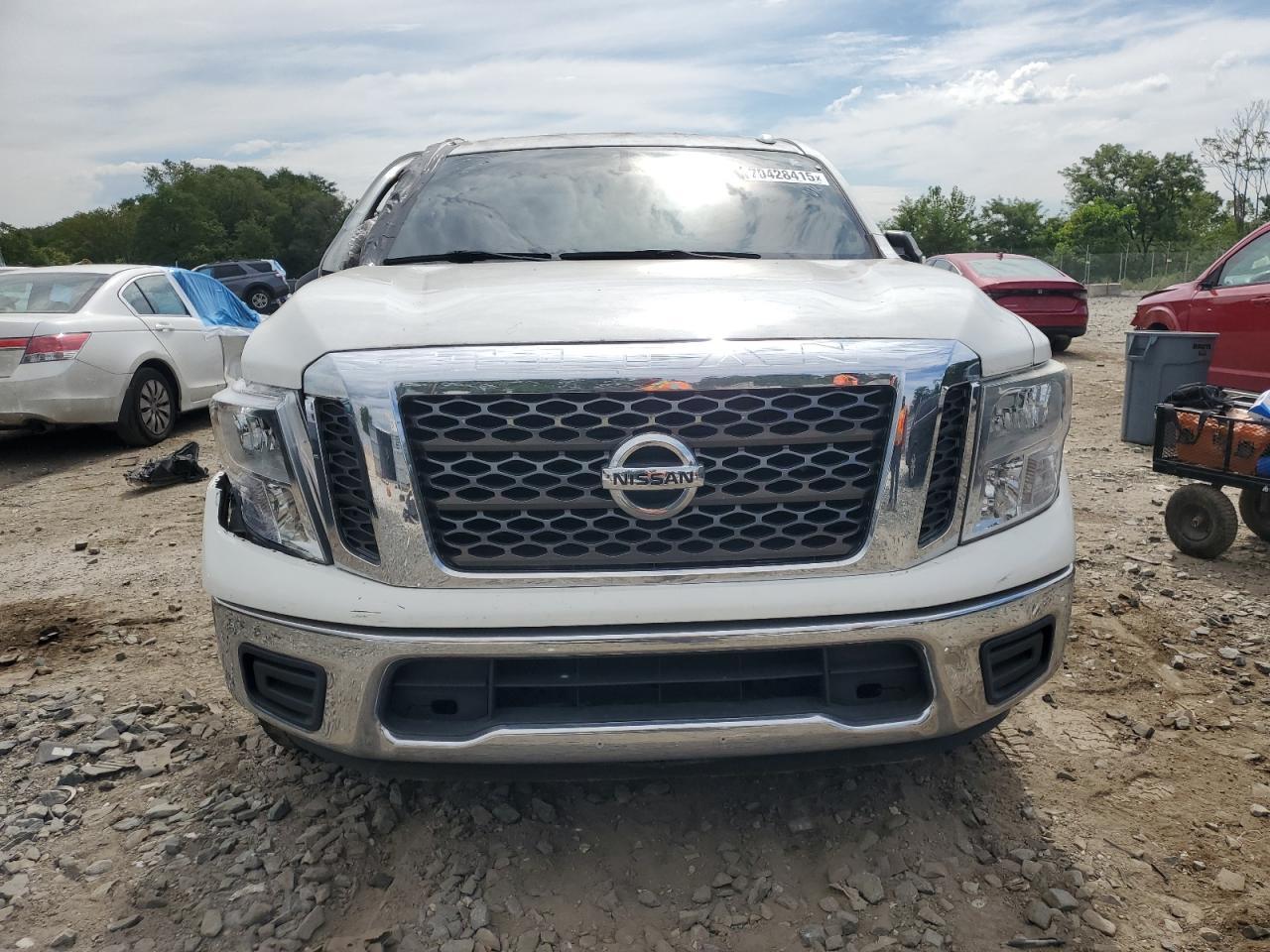 2017 Nissan Titan Sv - Image 5
