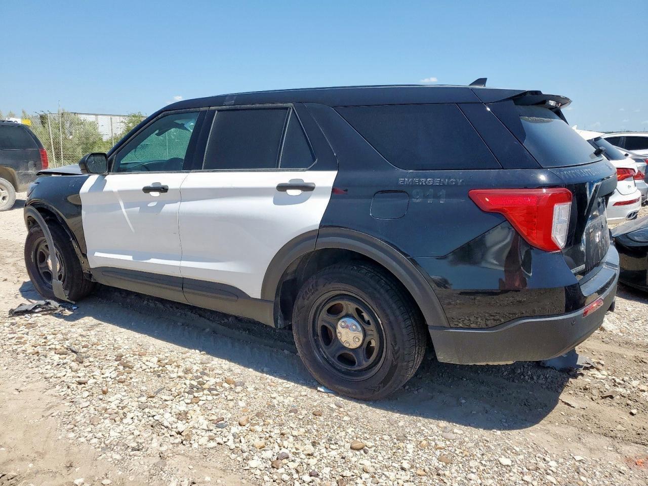 2023 Ford Explorer Police Interceptor - Image 2