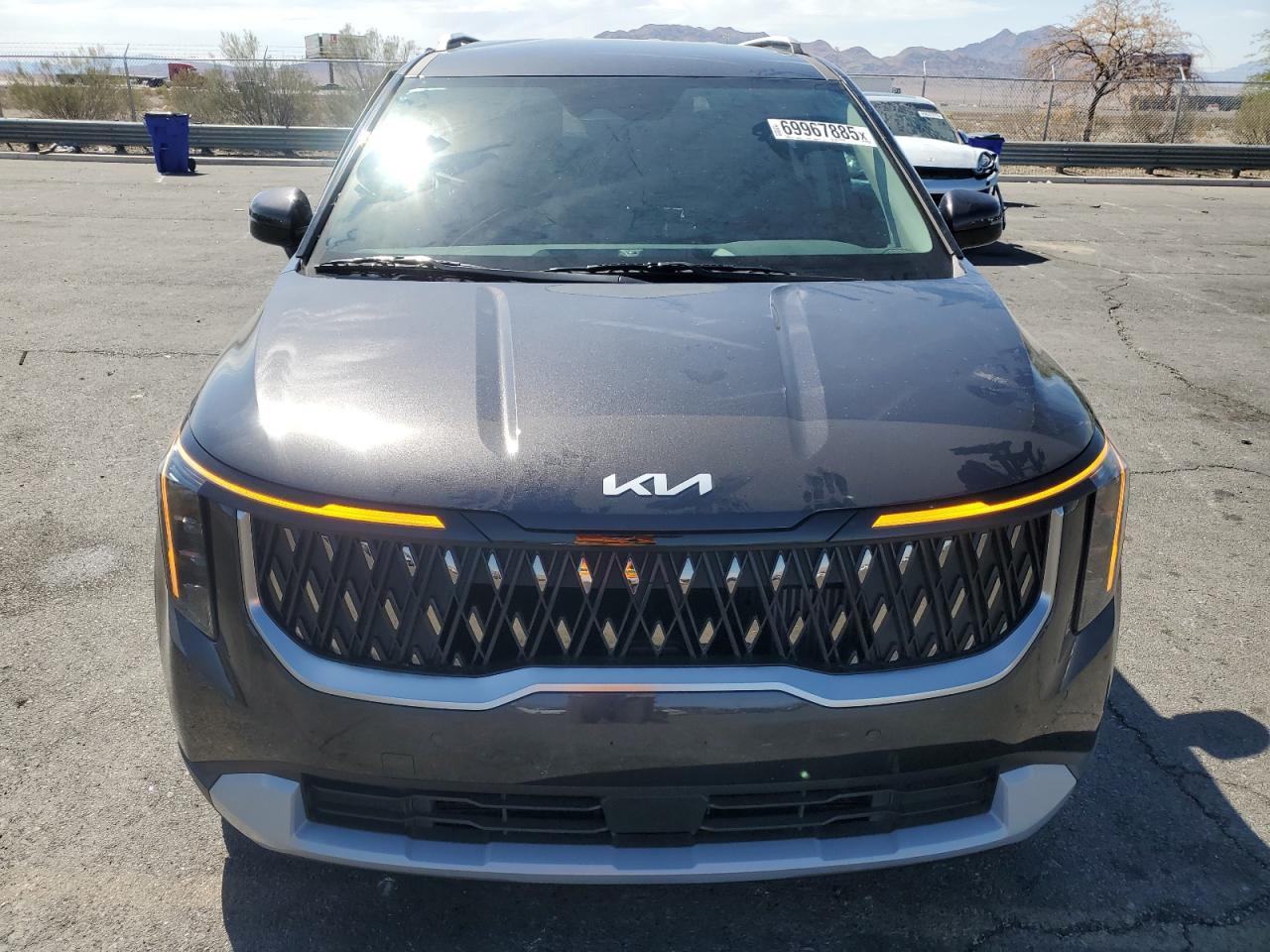 2025 Kia Carnival Ex - Image 5