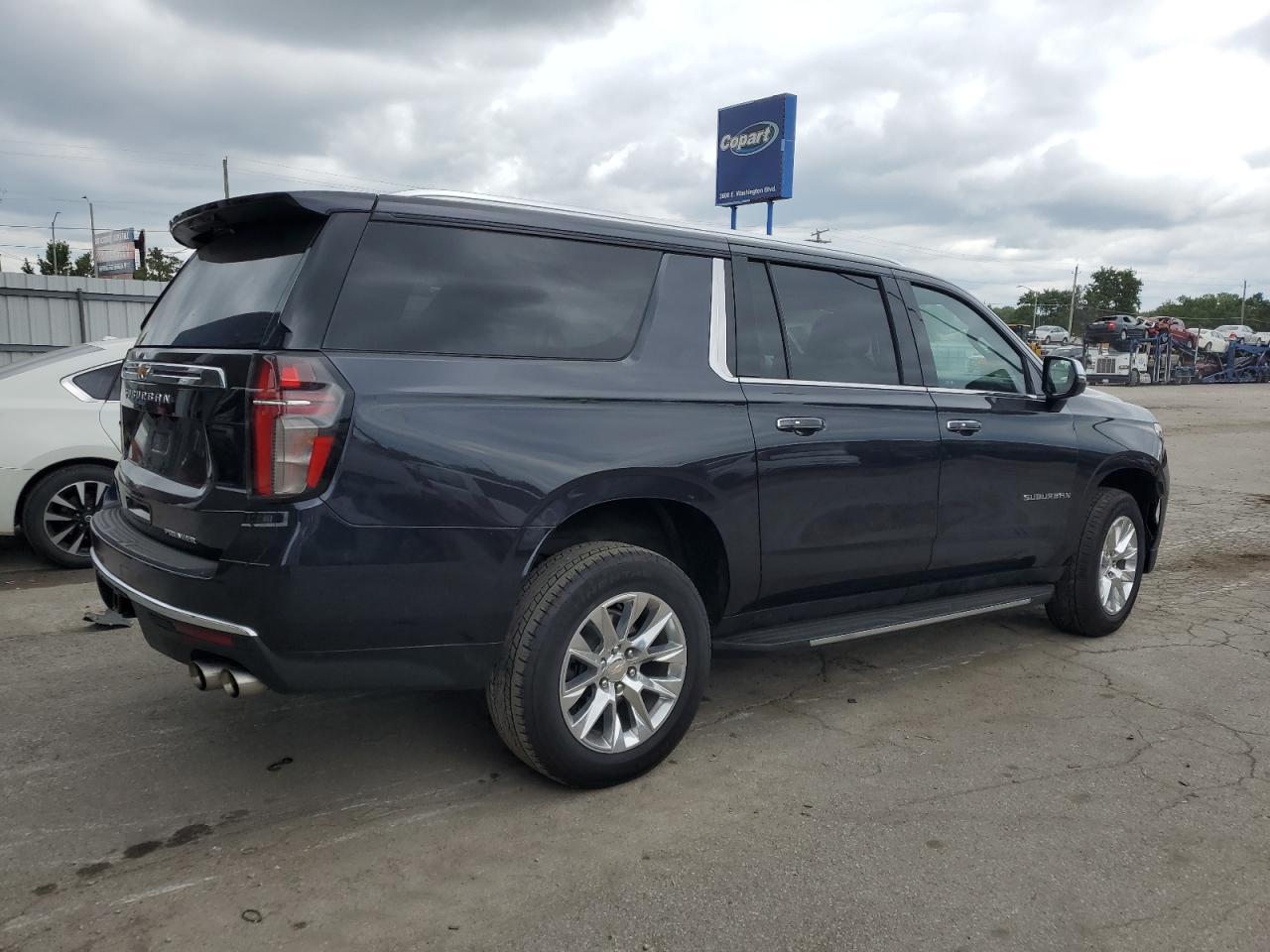 2023 Chevrolet Suburban K1500 Premier - Фото 3