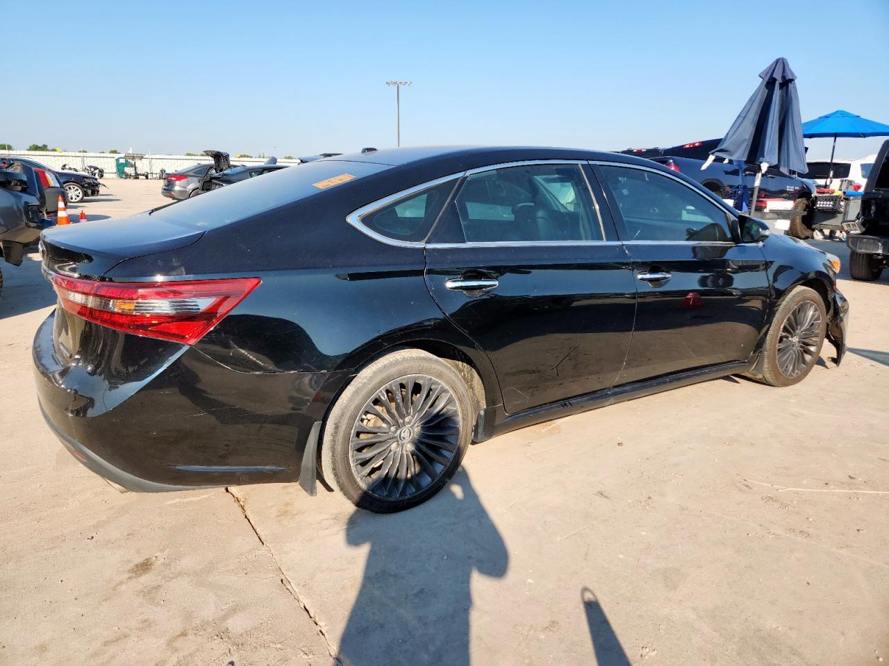 2017 Toyota Avalon Xle - Image 3