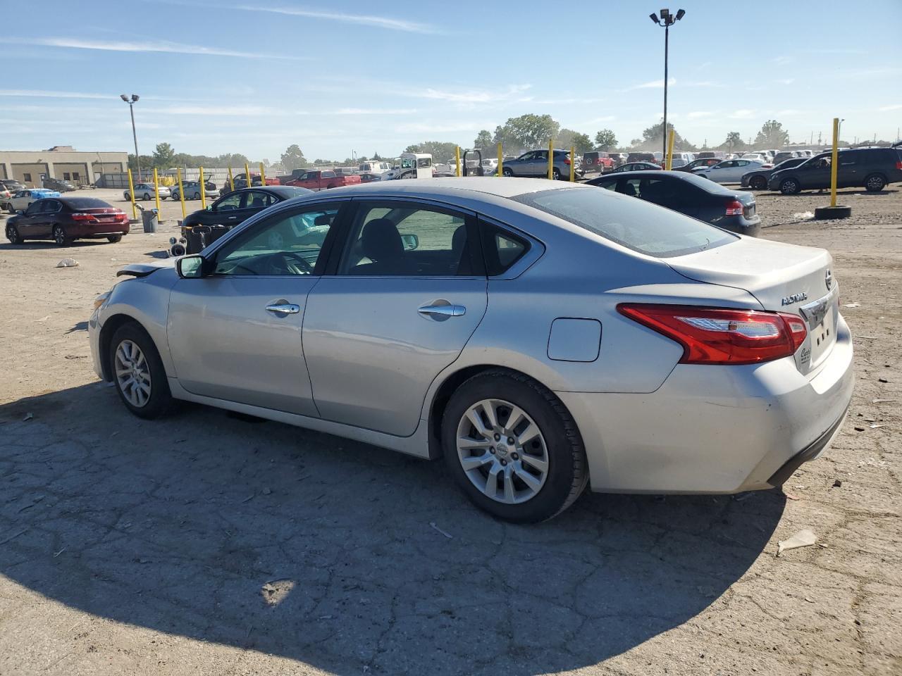 2017 Nissan Altima 2.5 - Фото 2