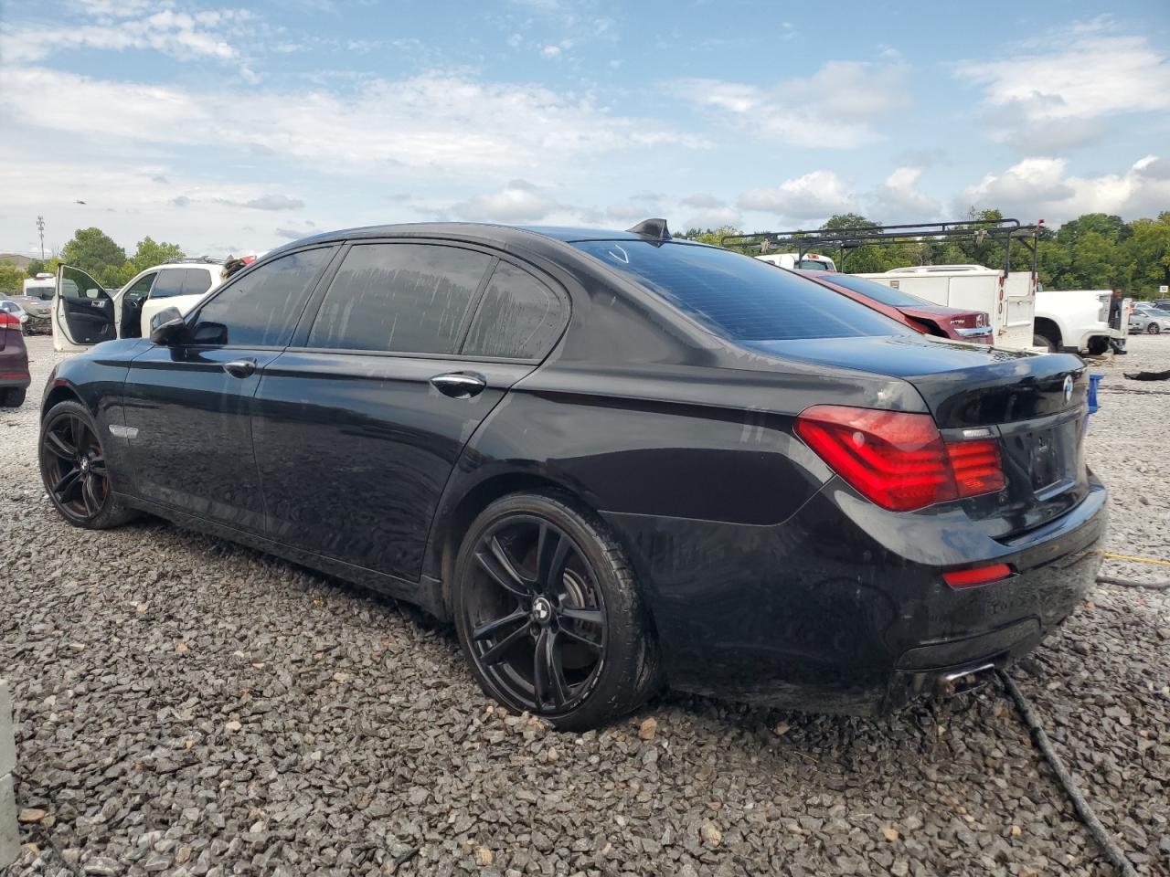 2014 BMW 750 Li - Image 2