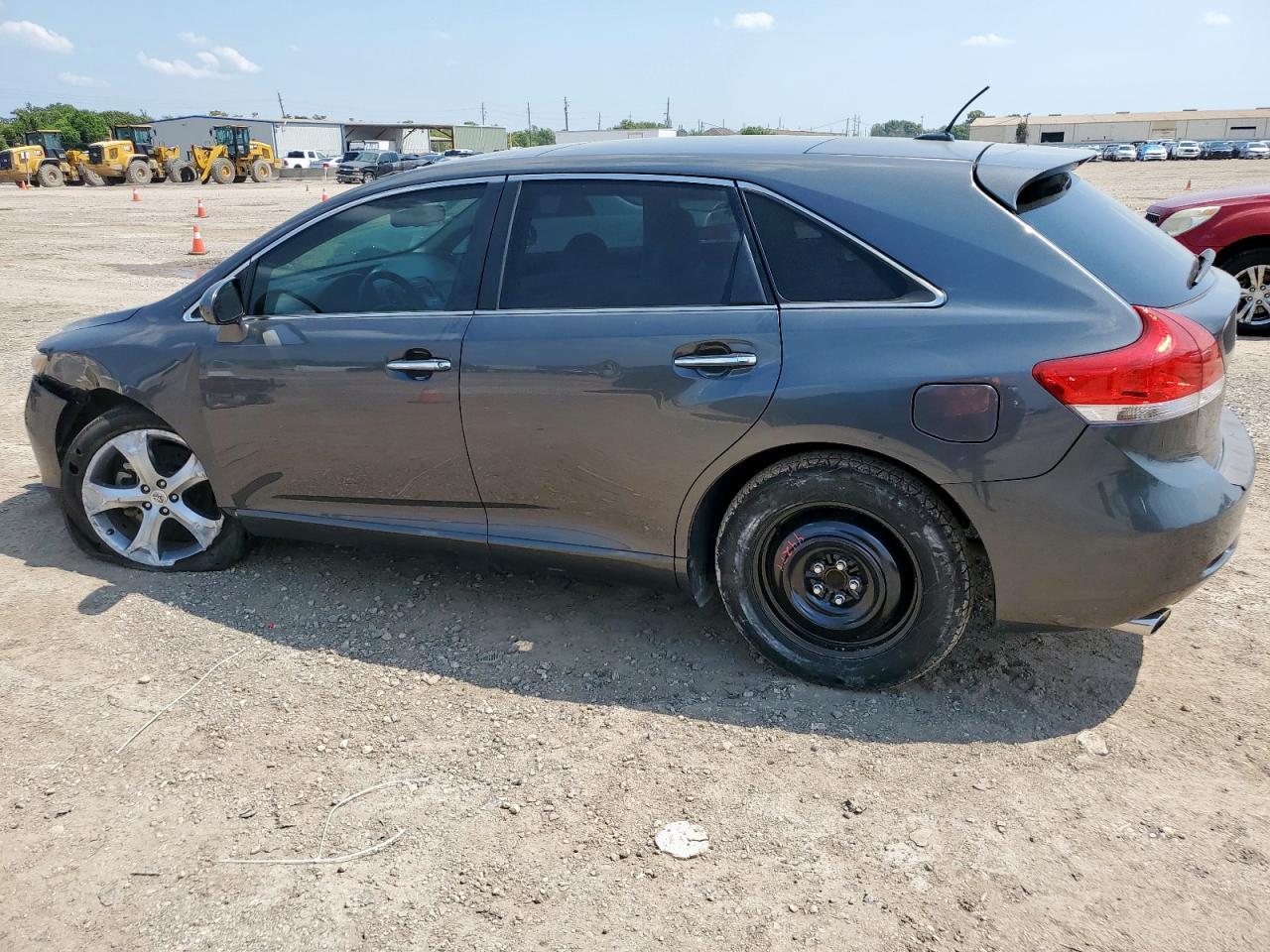 2012 Toyota Venza Le - Image 2
