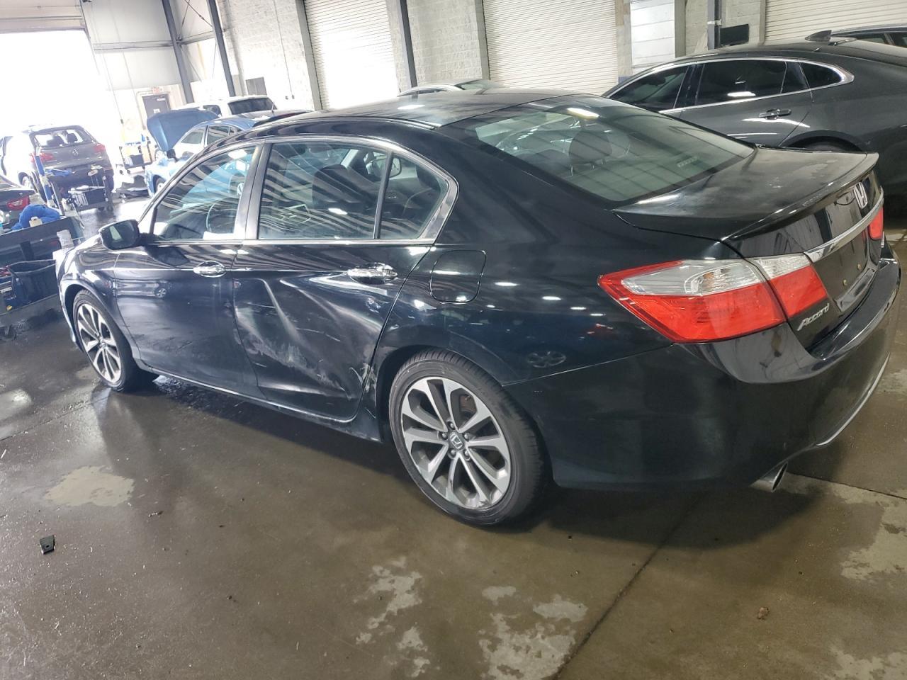 2015 Honda Accord Sport - Image 2