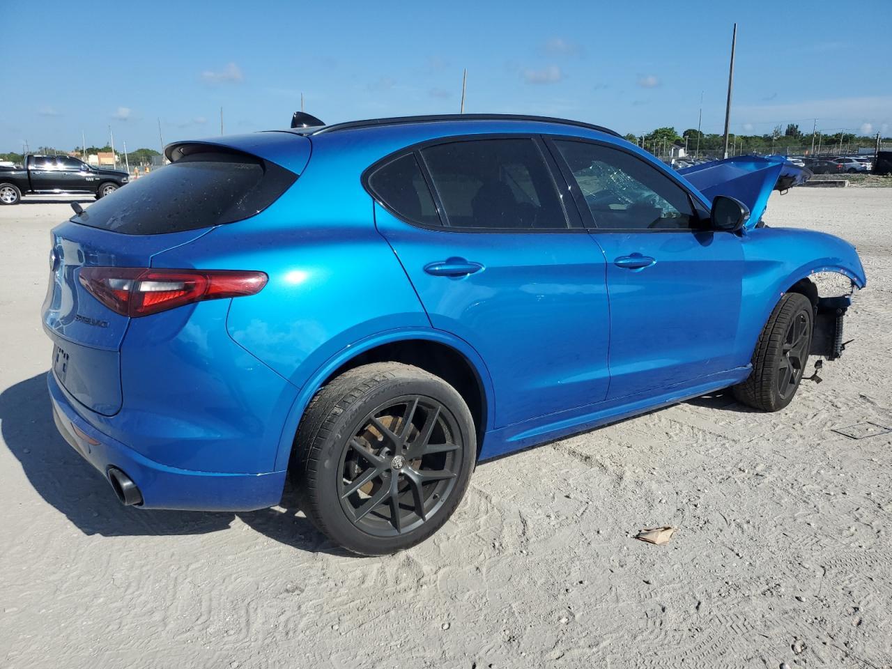 2020 Alfa Romeo Stelvio - Image 3