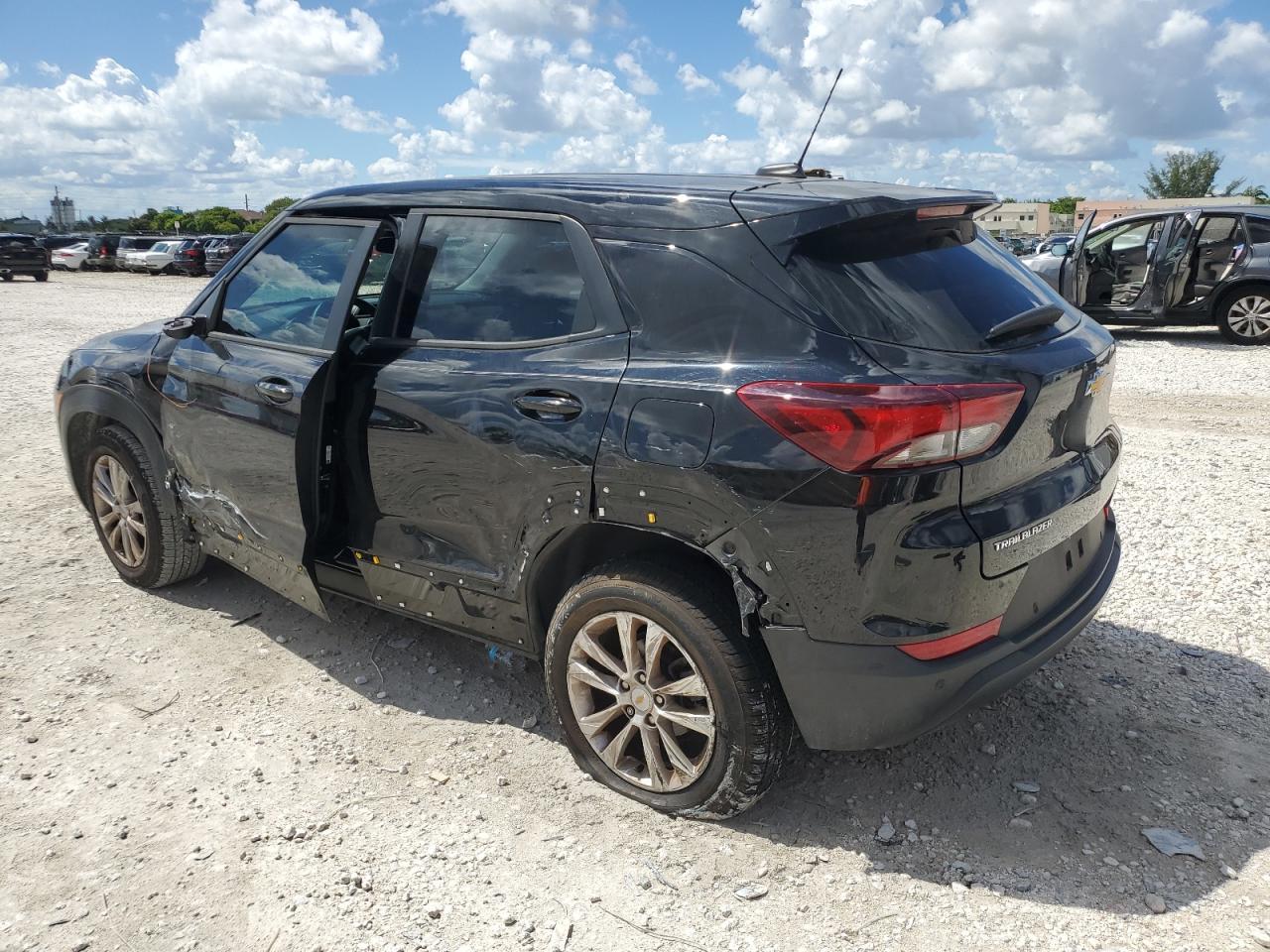 2021 Chevrolet Trailblazer Ls - Фото 2