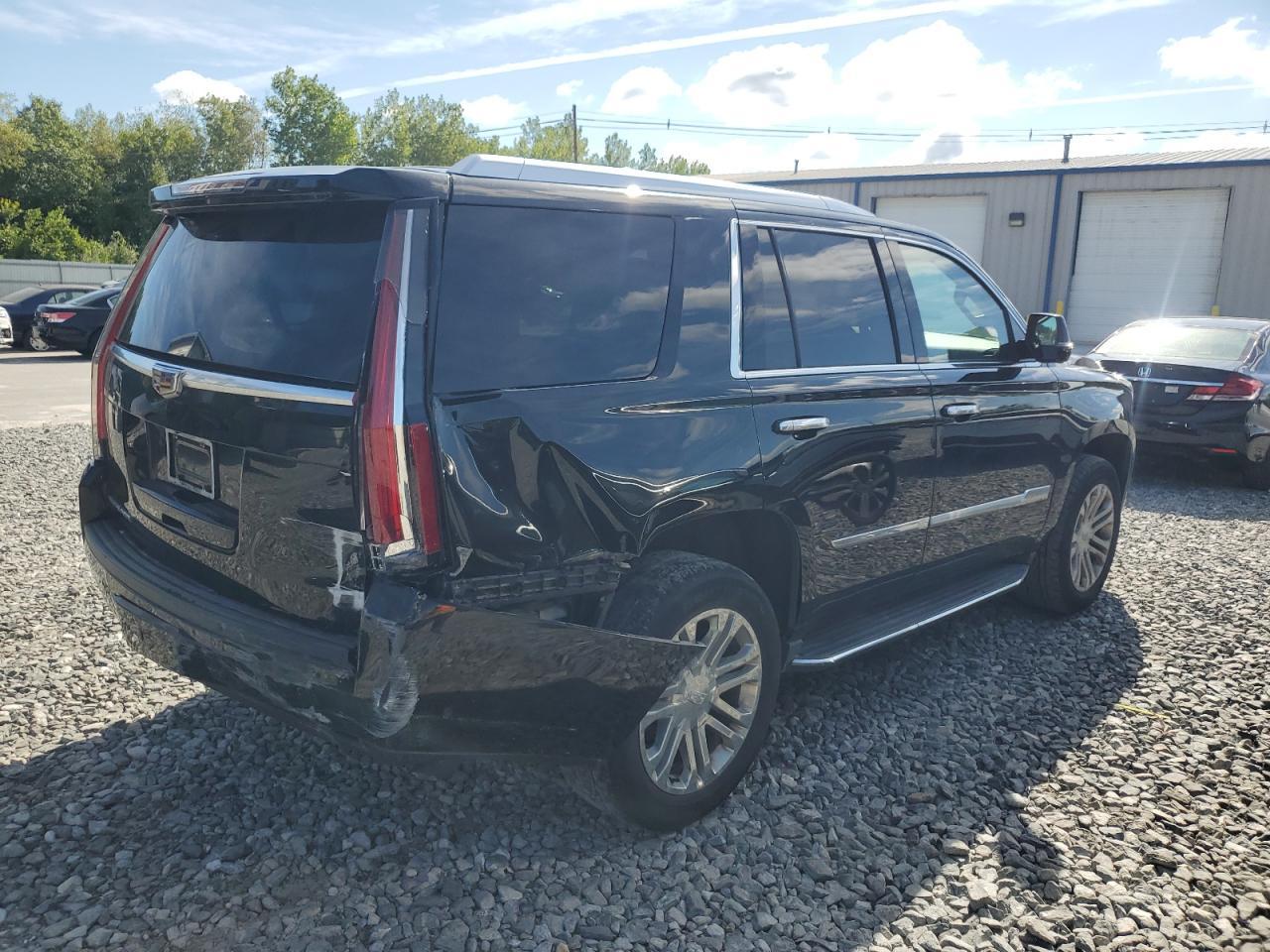 2017 Cadillac Escalade - Image 3