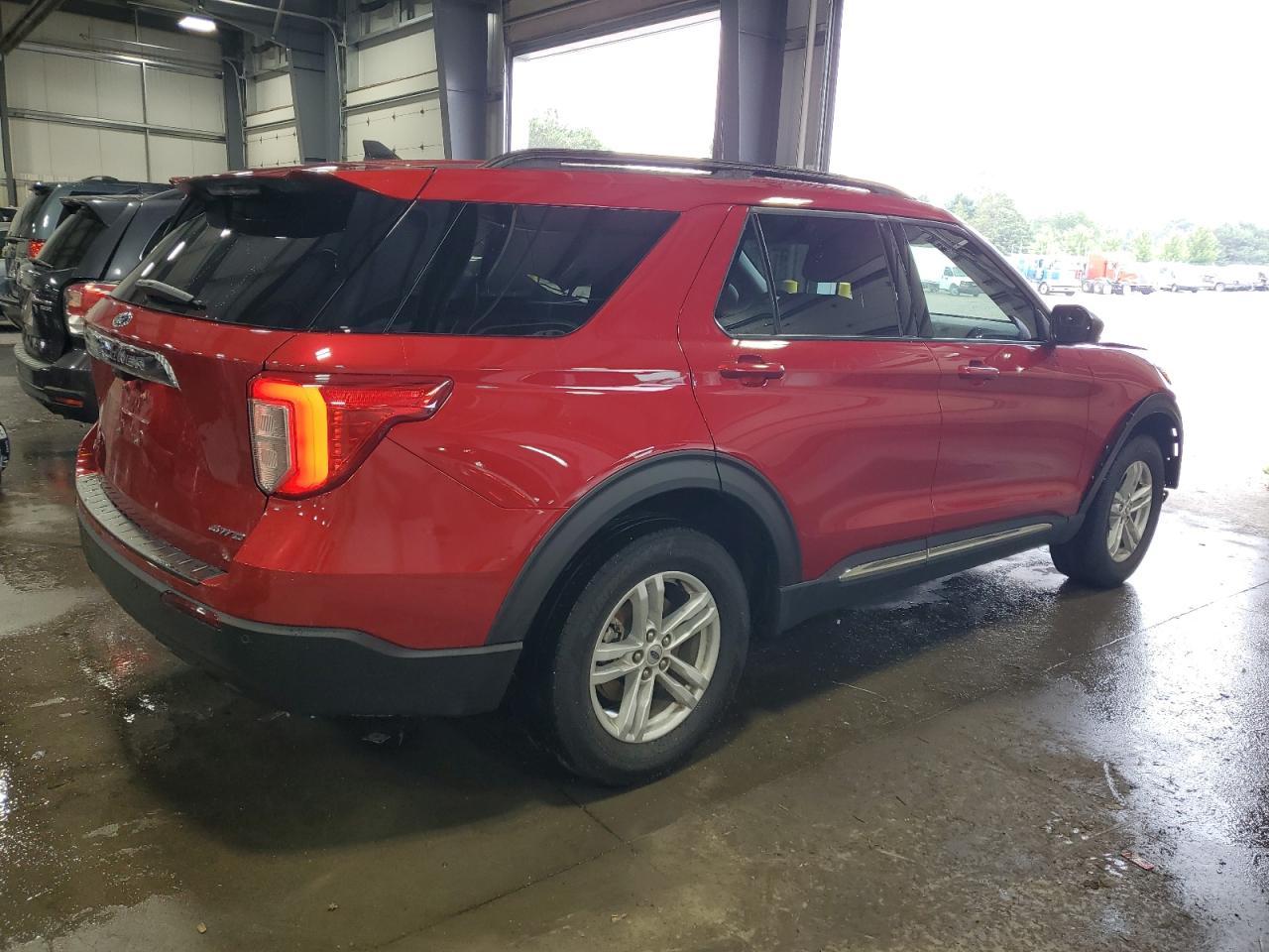 2023 Ford Explorer Xlt - Image 3