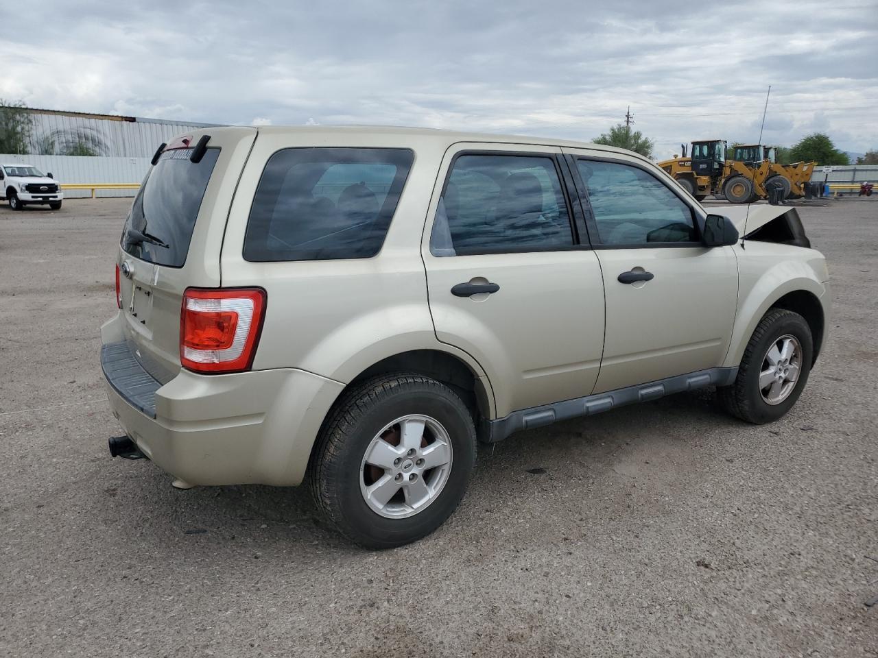 2011 Ford Escape Xls - Фото 3