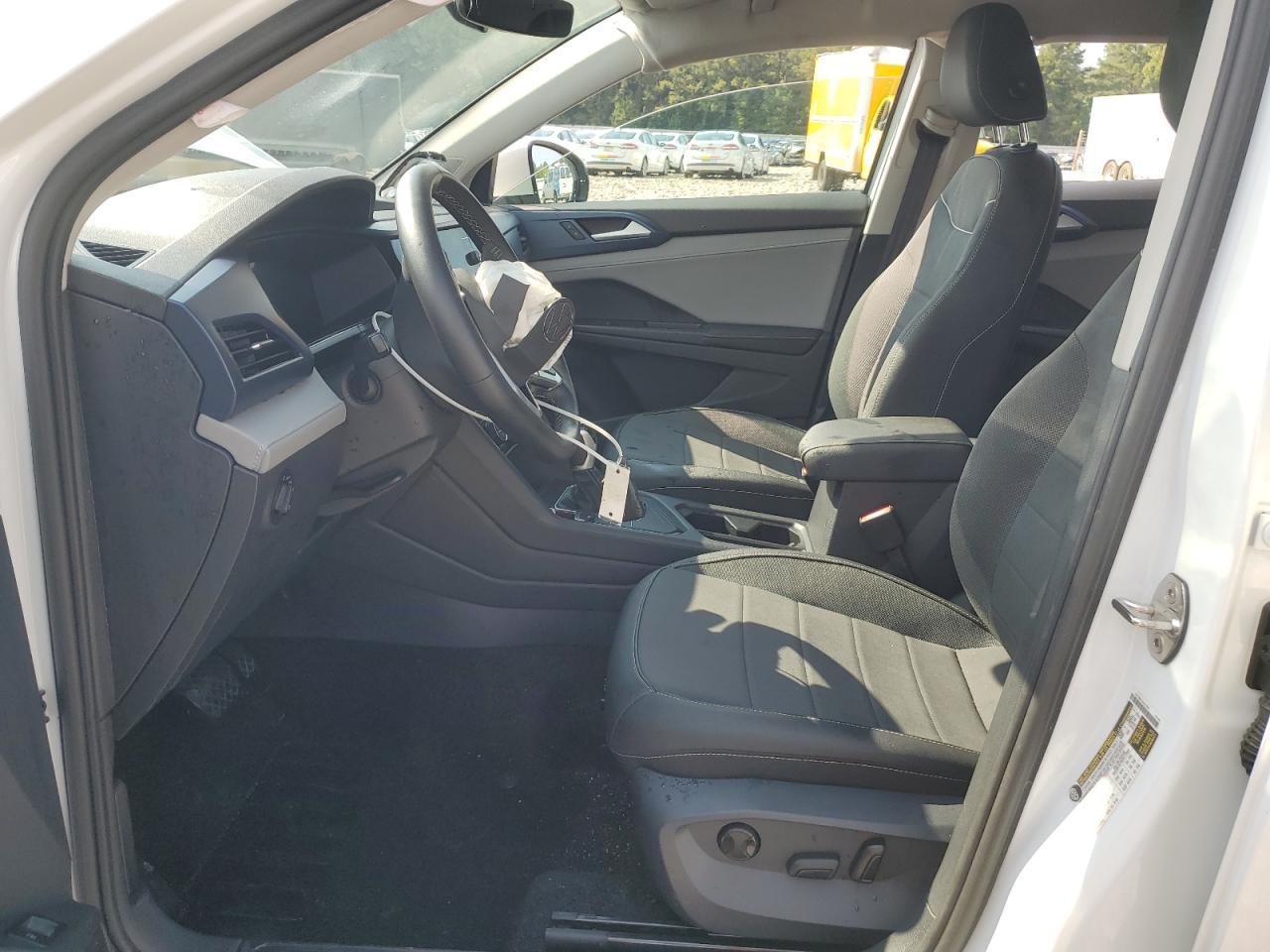 2024 Volkswagen Taos Se - Фото 7