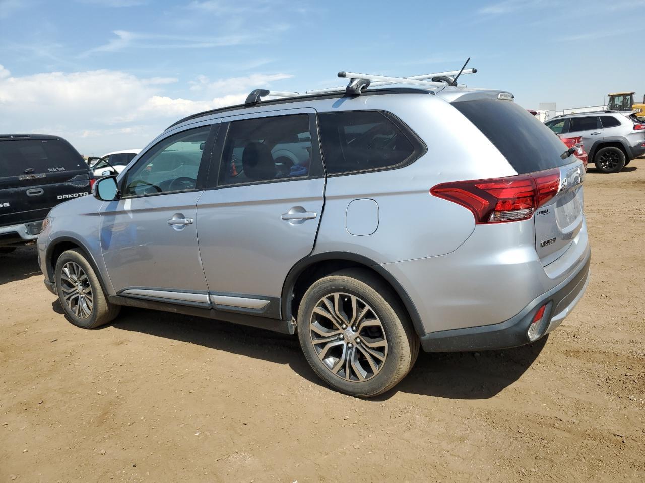 2016 Mitsubishi Outlander Se - Фото 2