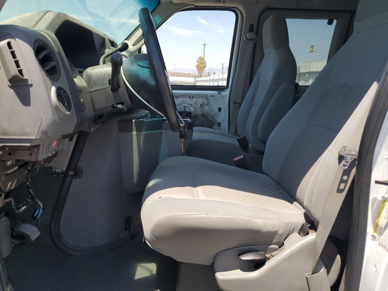 2009 Ford Econoline E150 Wagon - Фото 7