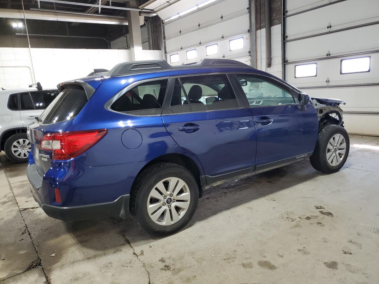 2017 Subaru Outback 2.5I Premium - Image 3