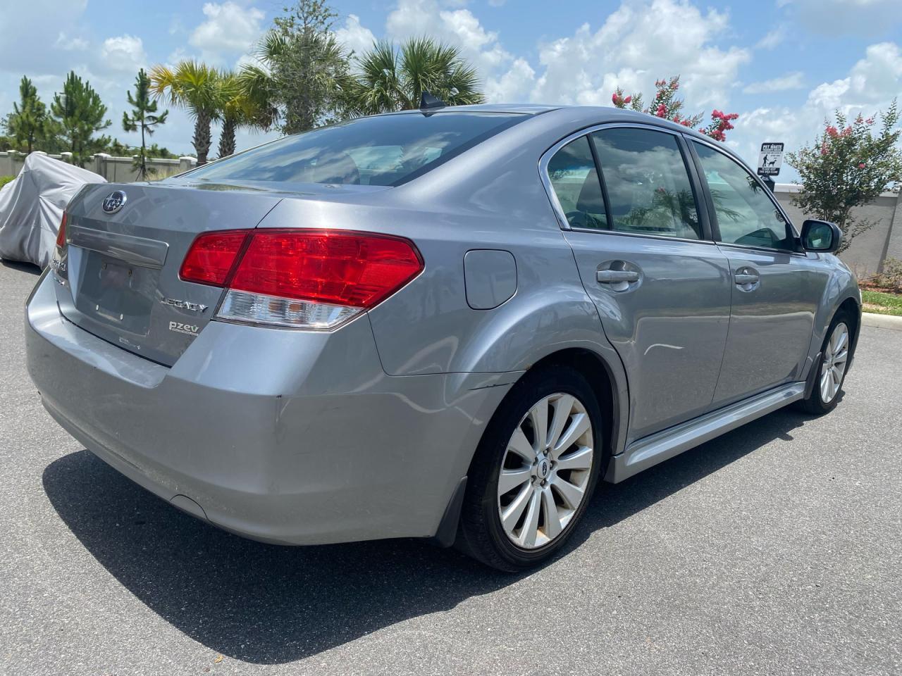 2011 Subaru Legacy 2.5I Limited - Image 4
