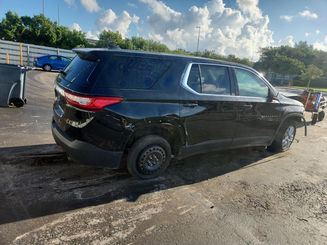 2019 Chevrolet Traverse Ls - Фото 3